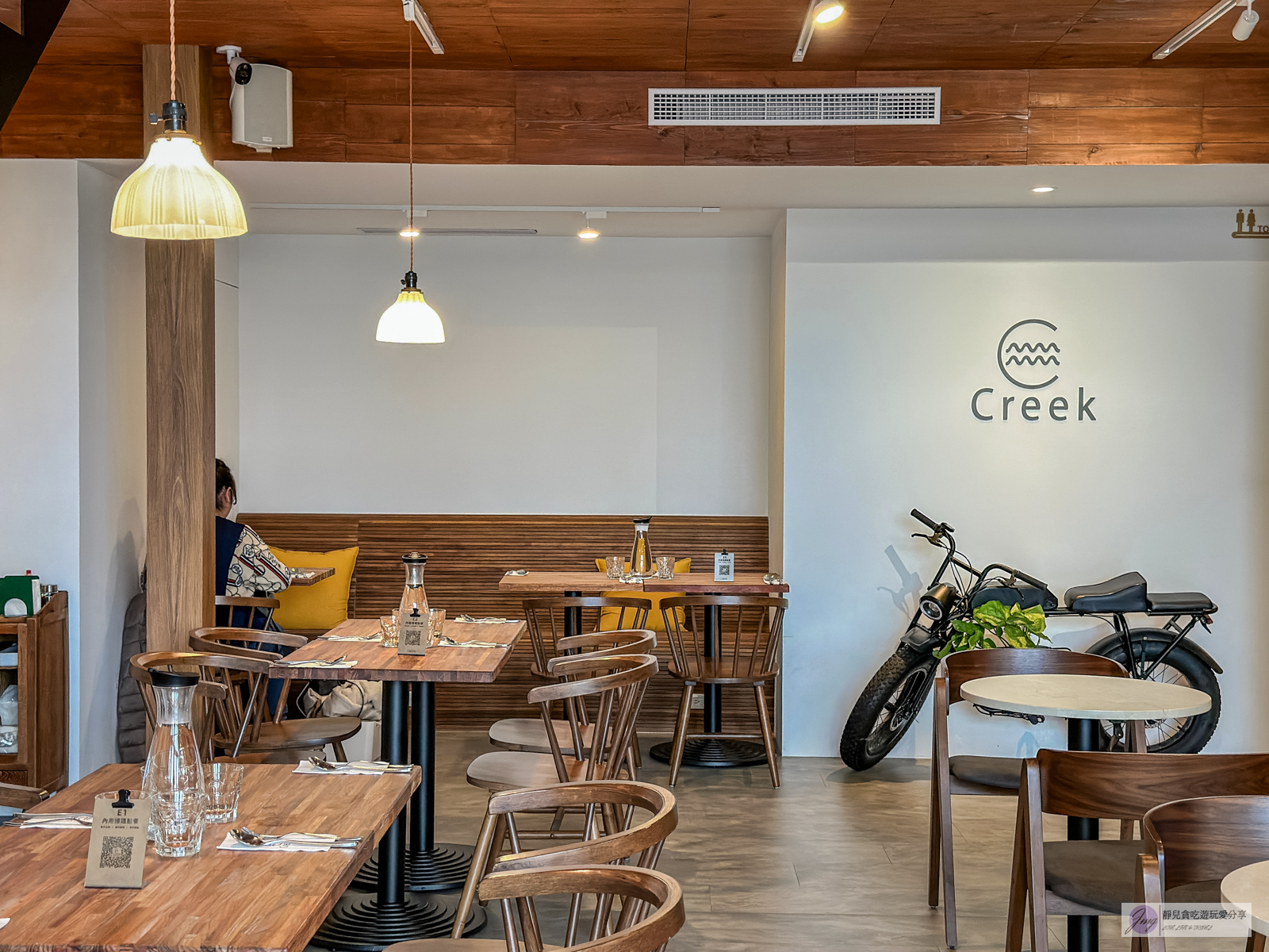 桃園美食-小溪.甘日 Creek Café &#038; Bistro-挑高樓中樓！清新簡約文青風格餐廳/位於小檜溪重劃區 @靜兒貪吃遊玩愛分享