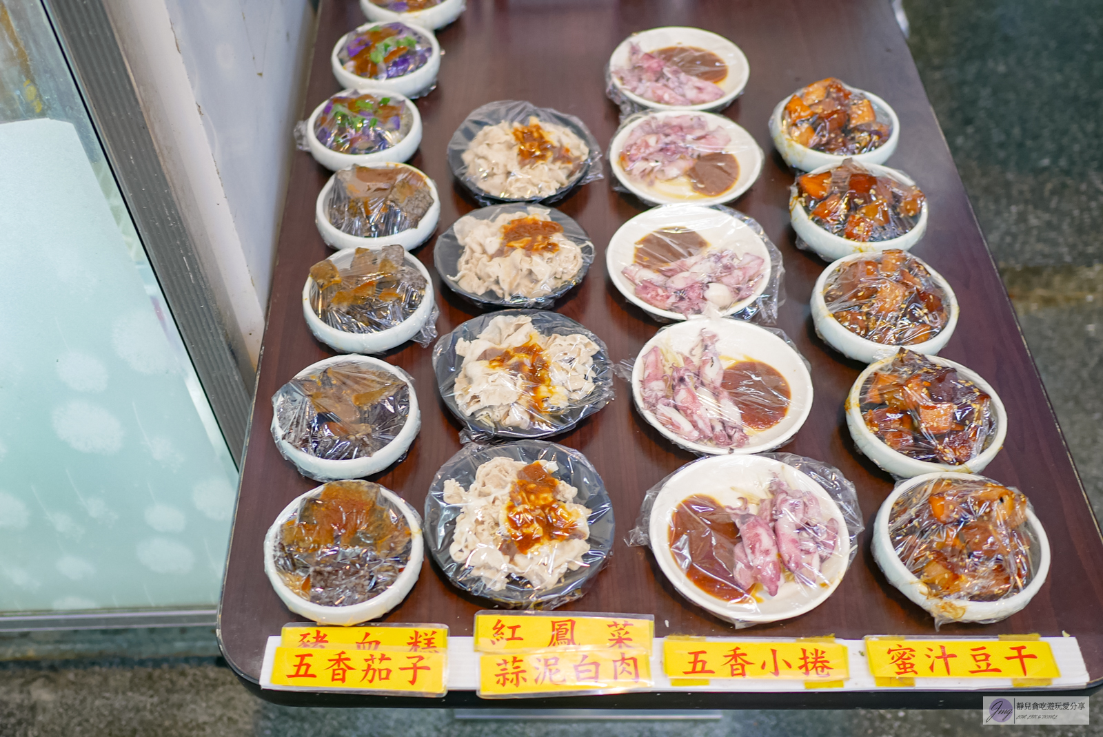 新北三芝美食-老地方-在地人氣排隊美食！號稱三芝鼎泰豐，皮薄多汁手工小籠湯包，一籠100元/鄰近三芝郵局 @靜兒貪吃遊玩愛分享