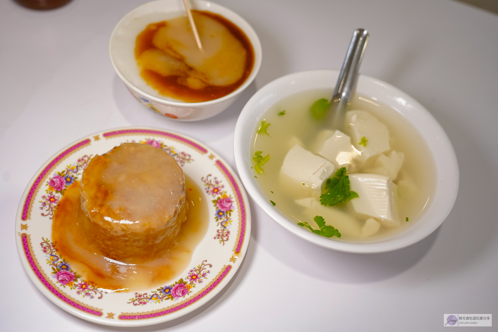 雲林莿桐美食-林家碗粿-在地老字號！在地人從小吃到大的80年老店，碗粿、米糕、肉粽均一價25元/鄰近莿桐國小(二訪) @靜兒貪吃遊玩愛分享