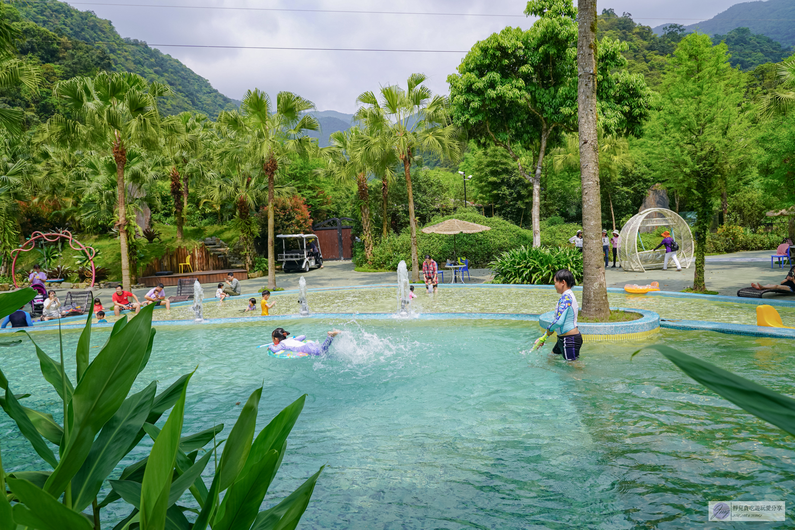 宜蘭一日遊景點-鳳梨屋水上莊園-隱藏在山林深處！假日戲水羊咩咩互動一日遊門票只要200元，還可抵消費100元，親子一日遊景點推薦 @靜兒貪吃遊玩愛分享