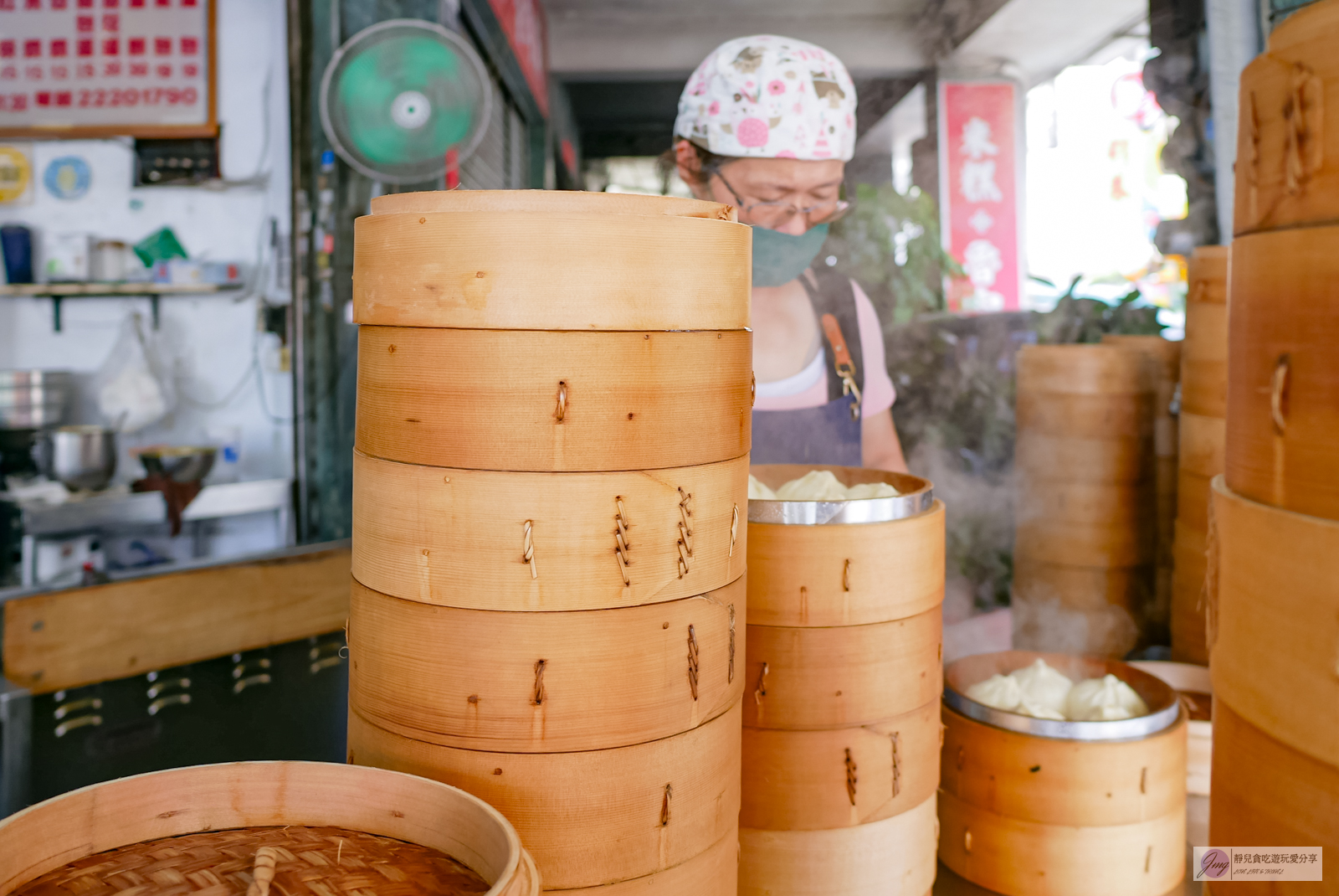 台中美食-天津苟不理湯包-沒有招牌老店！超大湯包一顆19元，在地排隊人氣美食/鄰近台中車站 @靜兒貪吃遊玩愛分享