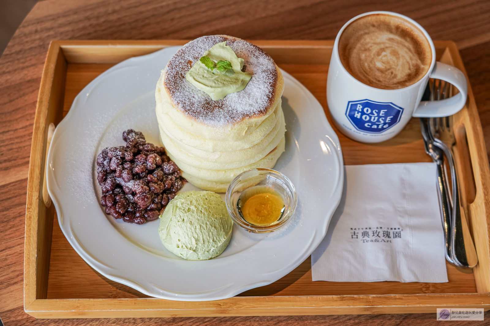 台中梧棲美食-Rose House Cafe-隱藏在書局裡！180度美景的海景咖啡廳，人氣超厚舒芙蕾必點/位於台中三井OUTLET @靜兒貪吃遊玩愛分享