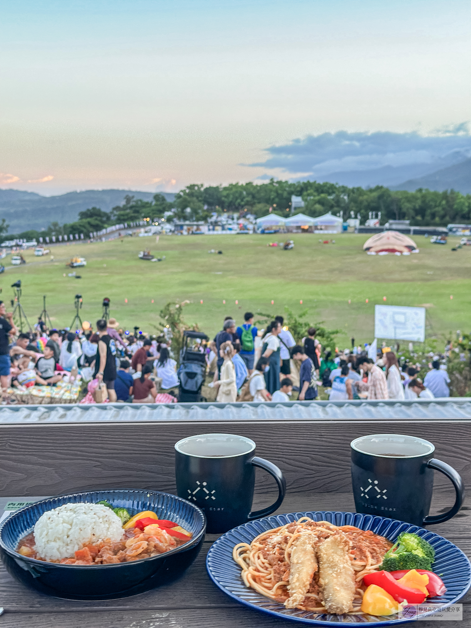 台東景點-鹿野高台-2024臺灣國際熱氣球嘉年華-Hello Kitty50週年無人機煙火秀，光雕音樂會卡司，熱氣球繫留體驗，接駁車資訊，最佳觀賞點 @靜兒貪吃遊玩愛分享