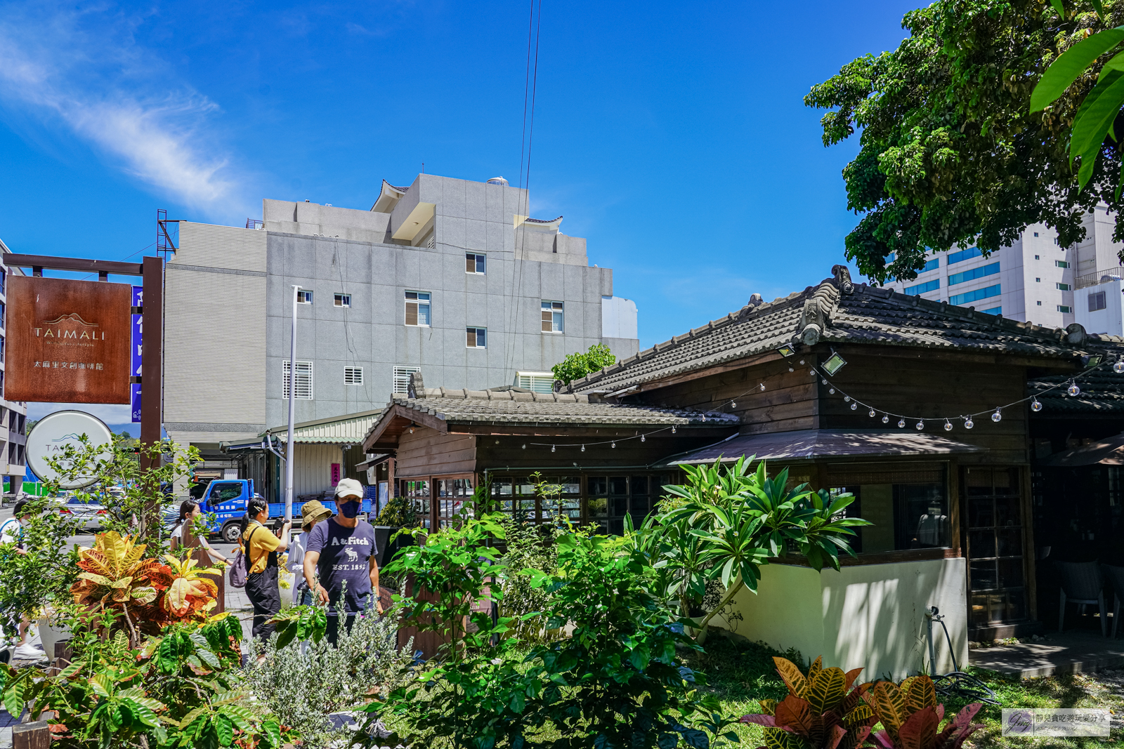 台東美食-太麻里文創咖啡館-日式老宅打造！日式警察宿舍改建，靜謐文青咖啡廳，肉桂捲超推，兩隻可愛店貓陪伴/鄰近鐵道藝術村 @靜兒貪吃遊玩愛分享