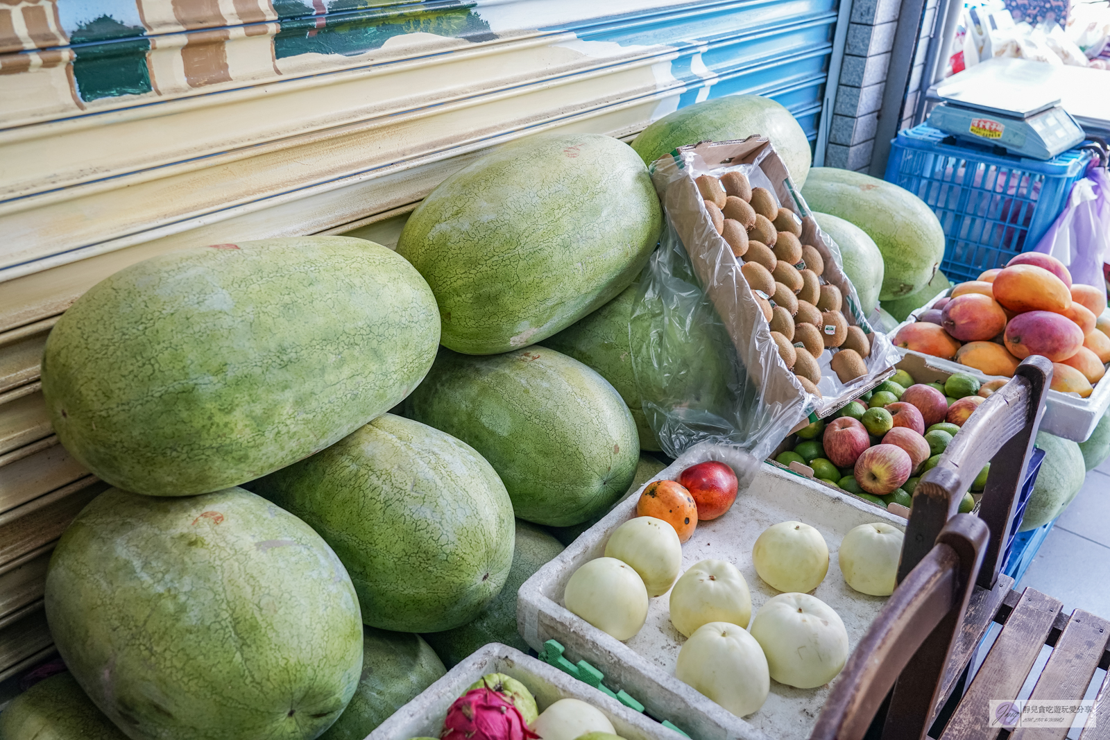 台東成功美食-大涼冰果店-在地經營59年老店！新鮮現打果汁，真材實料自製烏梅冰酸甜沁涼，推薦獨家酪梨芝麻牛奶濃郁醇厚/鄰近成功漁港 @靜兒貪吃遊玩愛分享