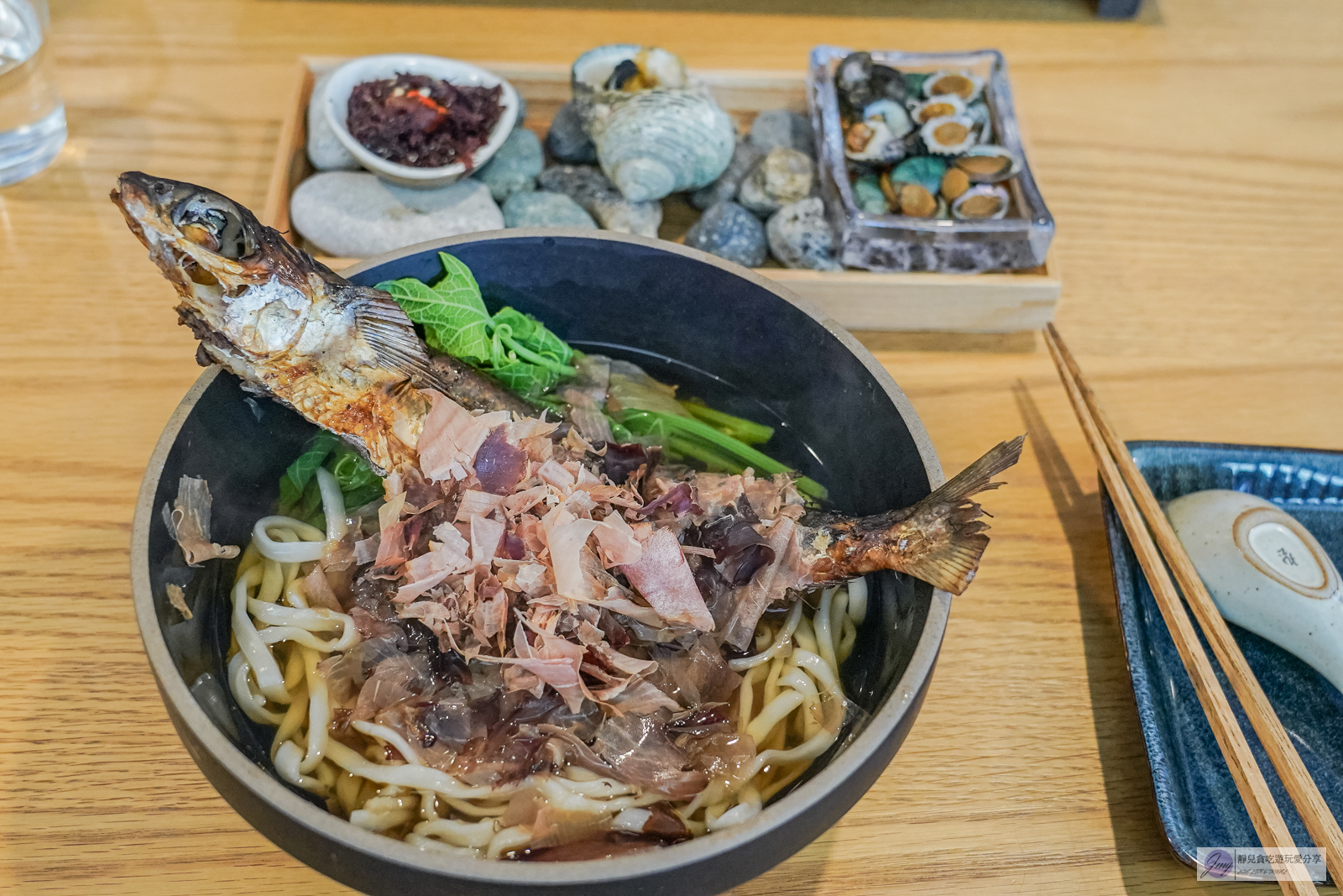 台東成功美食-成功海銀行-藏在銀行裡的海鮮風味餐，不存錢只存地方特色，海味十足的船長海女套餐/鄰近成功漁港 @靜兒貪吃遊玩愛分享