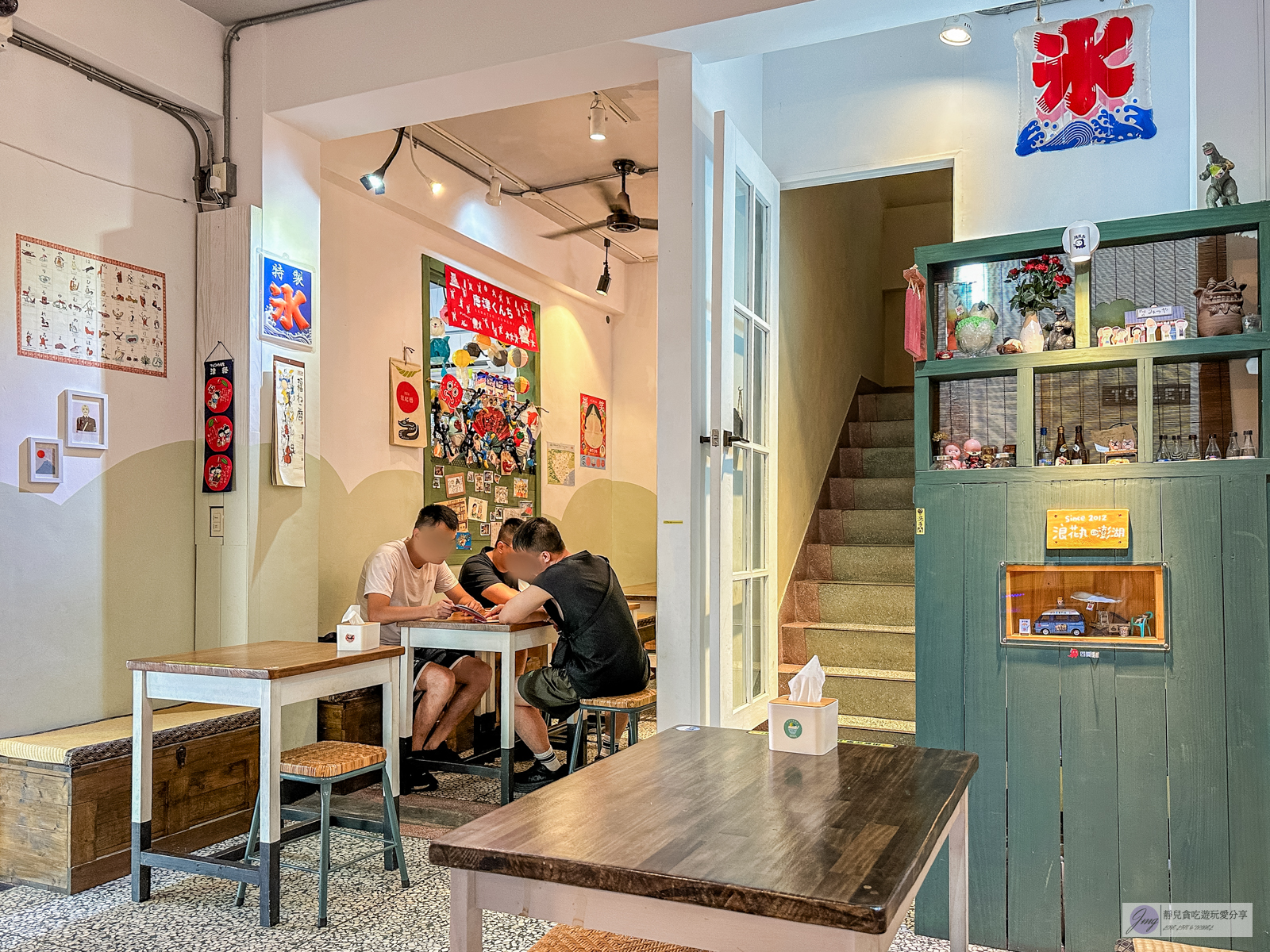 花蓮美食-浪花丸 かき氷·島食-在地人氣冰店！每日季節限定10份， 超可愛療癒的小雞刨冰，日系文青風格刨冰店/鄰近東大門夜市 @靜兒貪吃遊玩愛分享