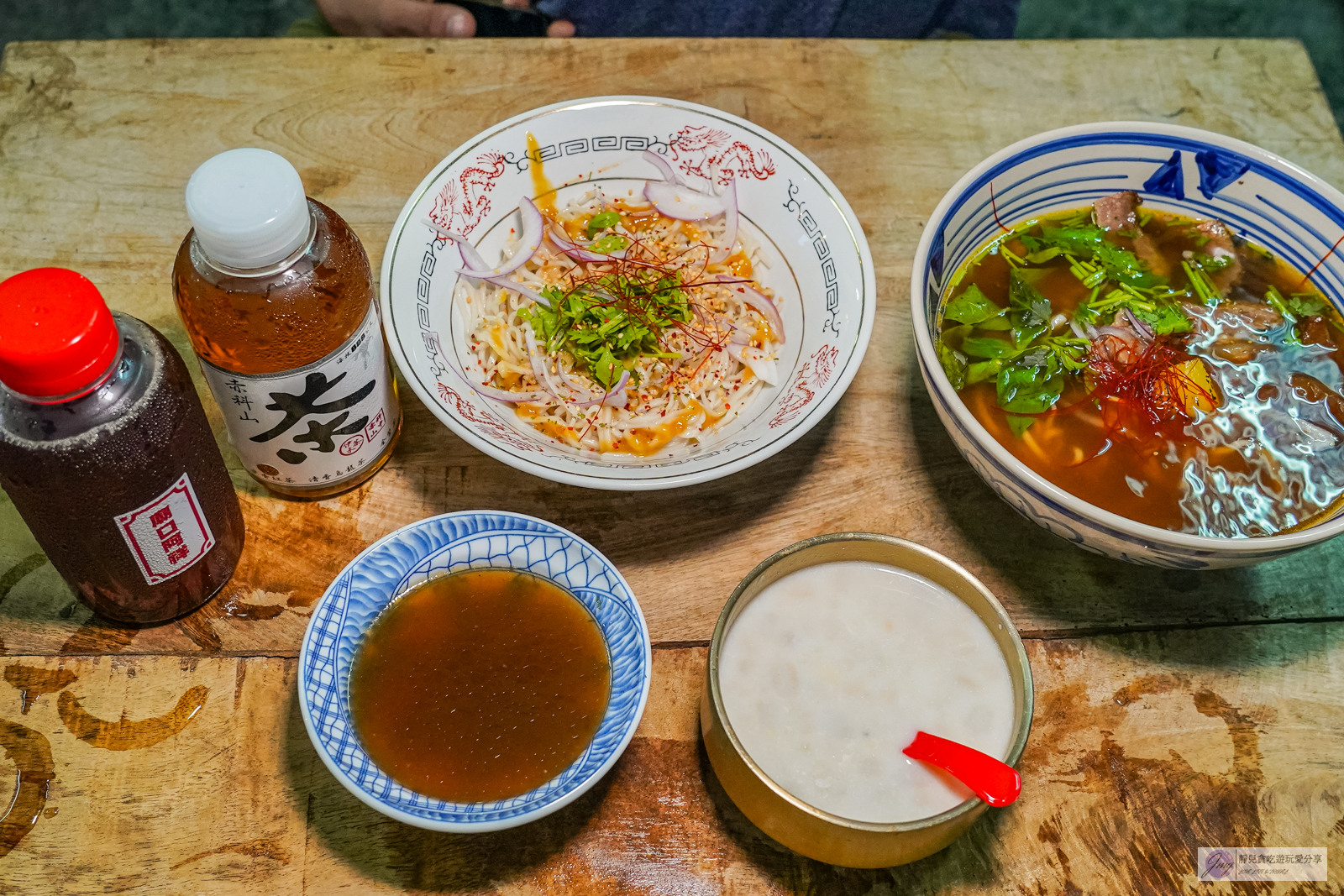 花蓮美食-好運牛湯面-一週只開三天！隱藏在宮廟旁，鳳梨牛骨熬煮的清爽牛湯麵 @靜兒貪吃遊玩愛分享