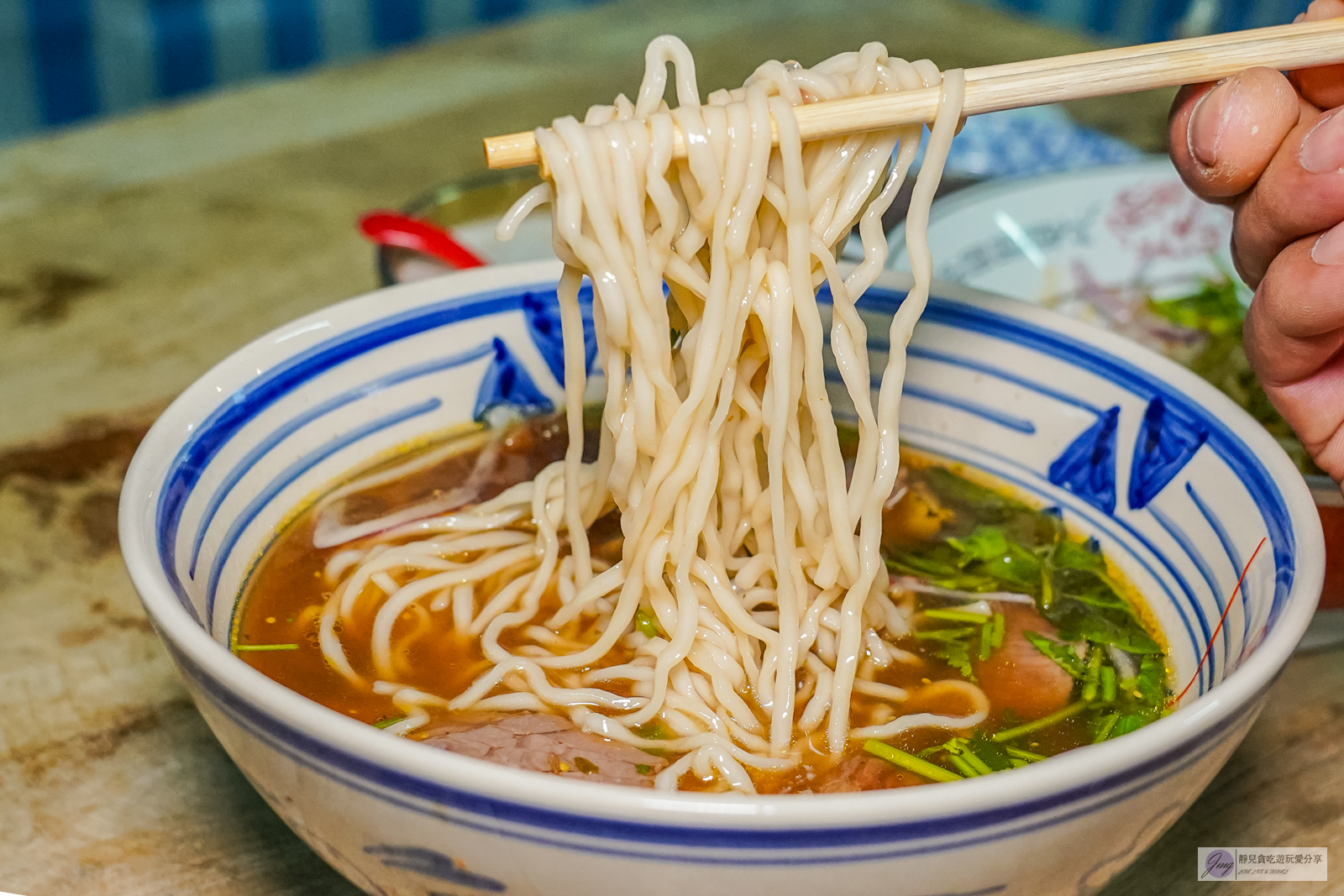 花蓮美食-好運牛湯面-一週只開三天！隱藏在宮廟旁，鳳梨牛骨熬煮的清爽牛湯麵 @靜兒貪吃遊玩愛分享