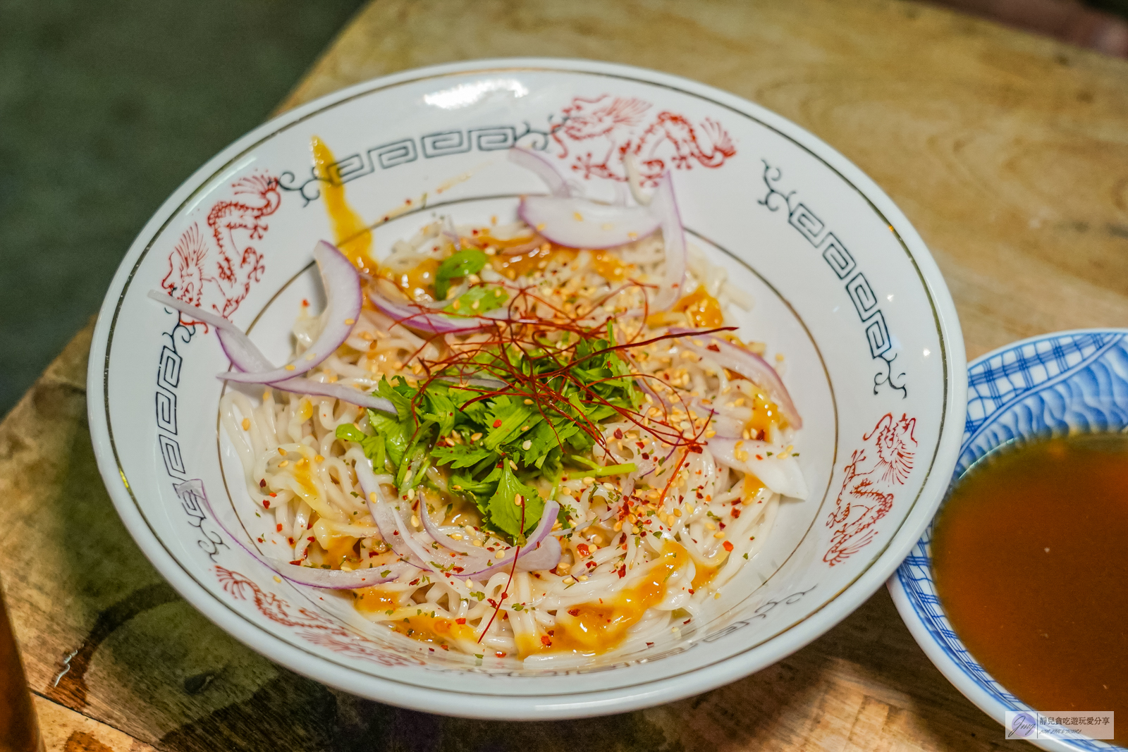 花蓮美食-好運牛湯面-一週只開三天！隱藏在宮廟旁，鳳梨牛骨熬煮的清爽牛湯麵 @靜兒貪吃遊玩愛分享