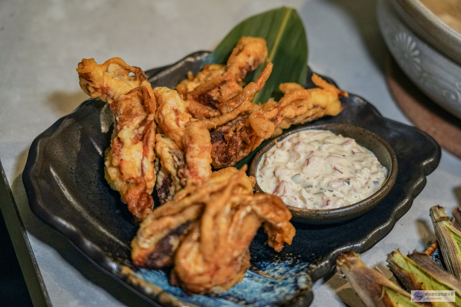 台中西區美食-酉喜炭火燒鳥研製所-生食級天然地雞，高級備長炭精緻串燒，無雷美味現點現烤，小酌夜宵的新選擇 @靜兒貪吃遊玩愛分享