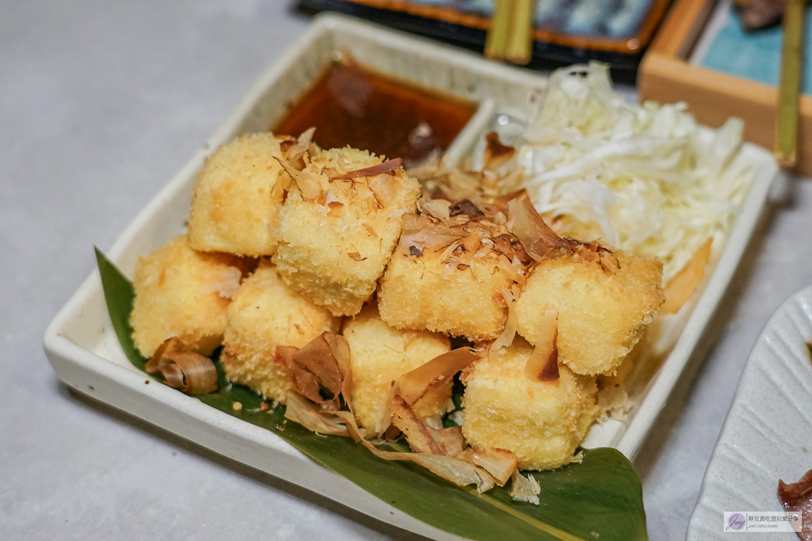 台中西區美食-酉喜炭火燒鳥研製所-生食級天然地雞，高級備長炭精緻串燒，無雷美味現點現烤，小酌夜宵的新選擇 @靜兒貪吃遊玩愛分享