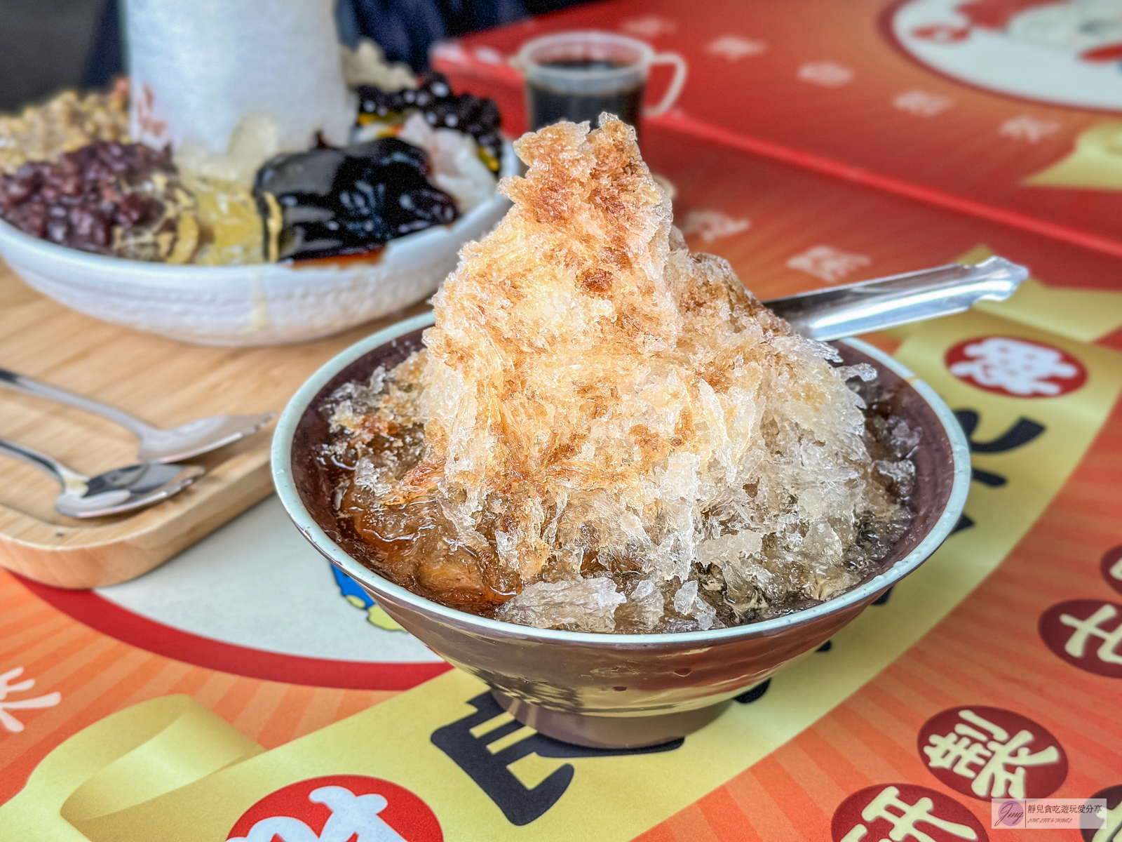 苗栗卓蘭美食-良美豆花-在地人氣老店！傳統古早味豆花，多達8種配料，爆多料浮誇的綜合牛奶冰，食尚玩家推薦美食/鄰近卓蘭峩崙廟 @靜兒貪吃遊玩愛分享