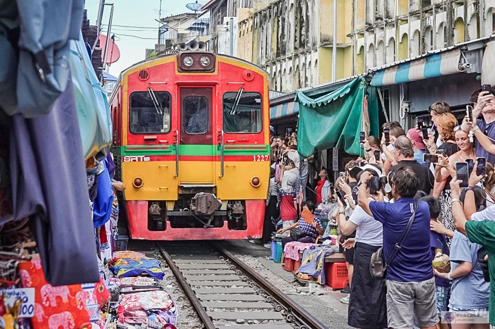 泰國旅遊-初次旅行的8個旅遊小知識，簽證、換匯、電壓、交通、天氣 @靜兒貪吃遊玩愛分享