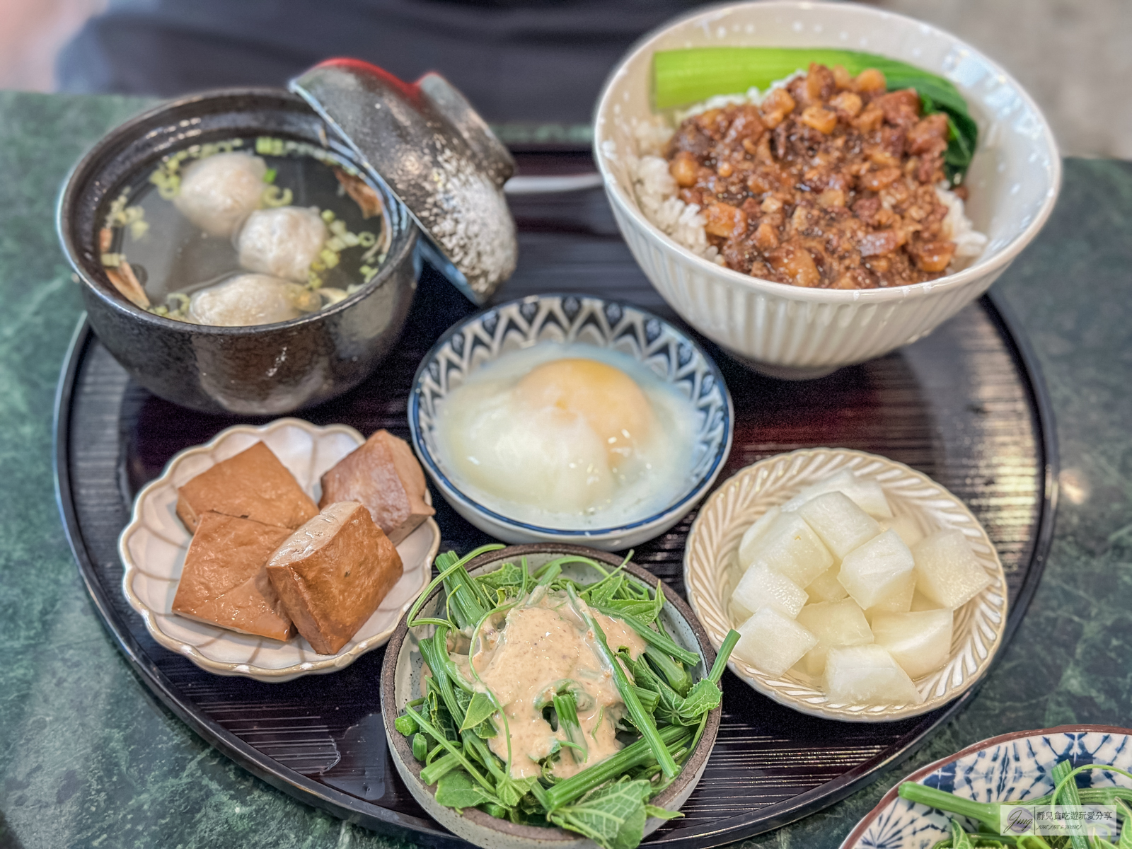 成康飲食店-隱藏巷弄內！50年老屋改造，在地人氣文青麵食店，剝皮辣椒炒手超推 @靜兒貪吃遊玩愛分享