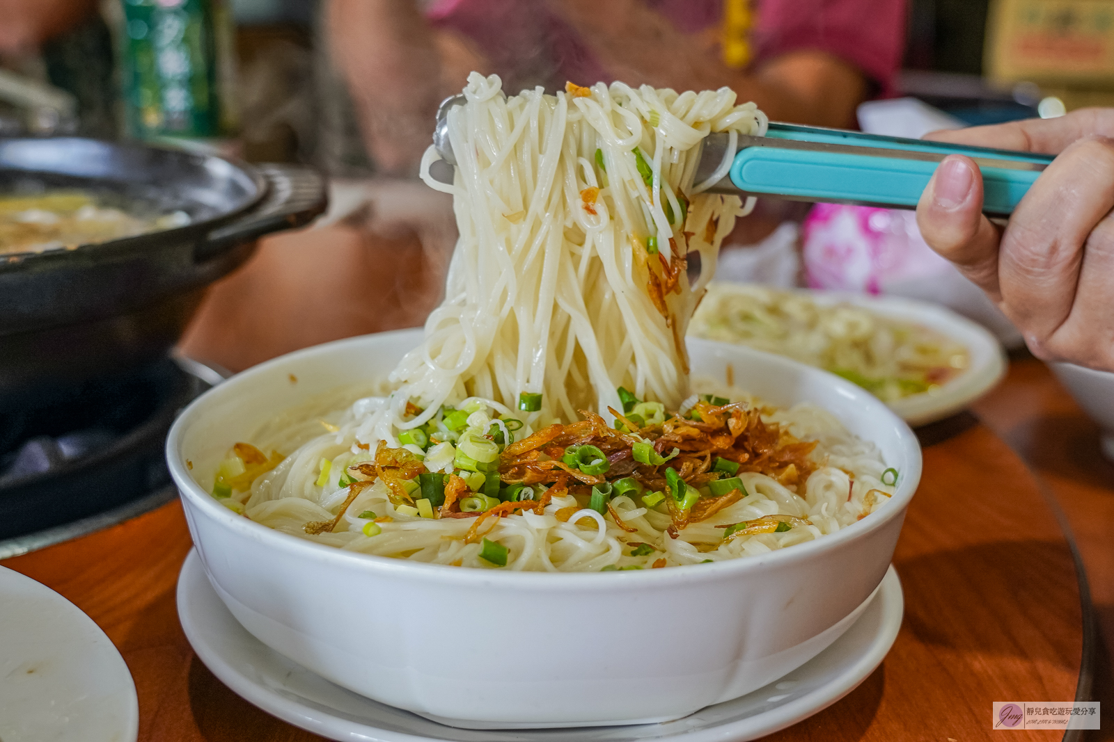 桃園龜山美食-逗陣來土雞城-藏身深山鐵皮屋！採預約制，自家養殖土雞、種植山產野菜，平價又美味 @靜兒貪吃遊玩愛分享