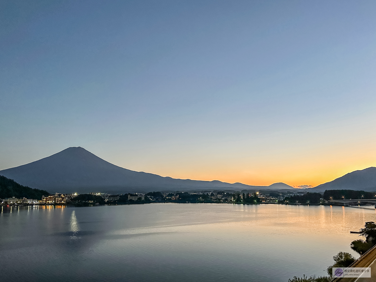 日本住宿-富之湖酒店Tominoko Hotel-富士山美景第一排！最低一晚1800元起，房內就可以看到富士山湖景色，一泊二食Buffet吃到飽 @靜兒貪吃遊玩愛分享