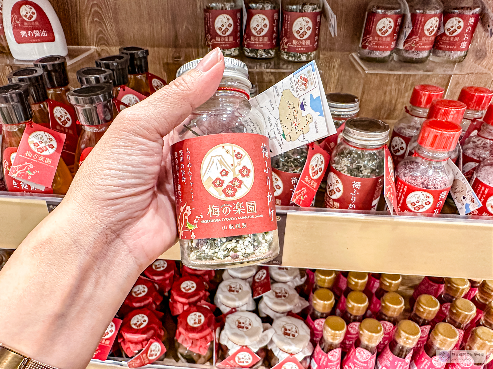 日本山梨伴手禮-旅の駅 kawaguchiko base-富士山伴手禮一次購齊，河口湖旅行驛站 @靜兒貪吃遊玩愛分享