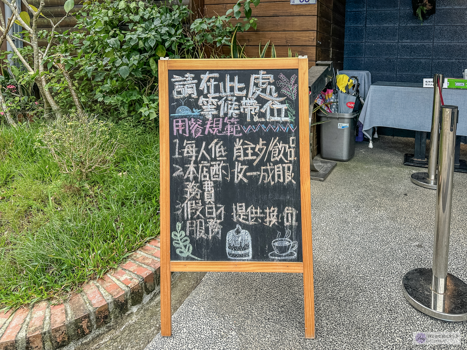 環湖咖啡好食  二館-預約制！一時段開放5組，270度絕美山湖美景，日式禪風座位裡吃拉麵 @靜兒貪吃遊玩愛分享