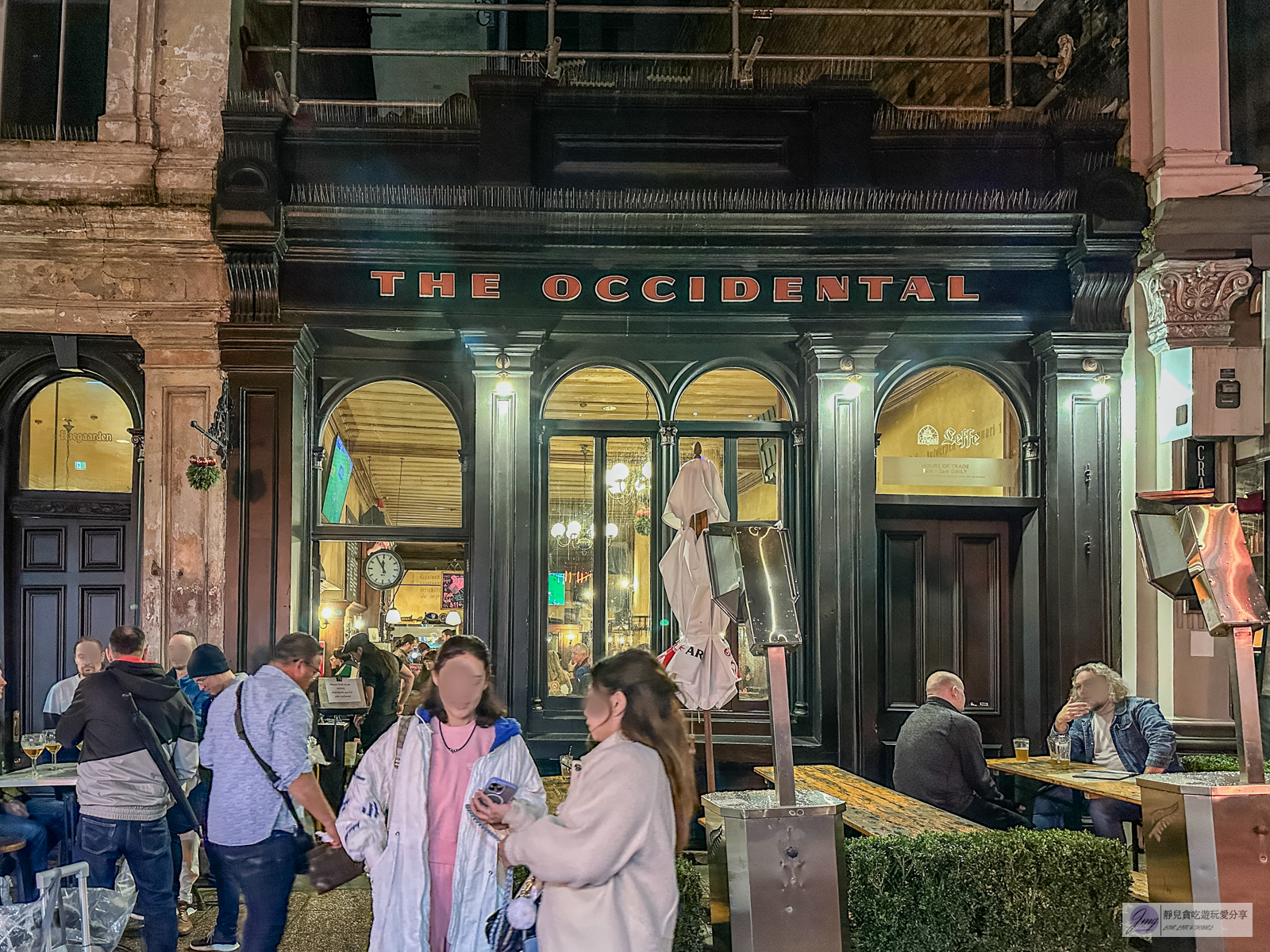 紐西蘭美食-The Occidental-在地130年老字號！浮誇海鮮拼盤份量超大，生蠔超推薦，越晚人越多的人氣酒吧 @靜兒貪吃遊玩愛分享