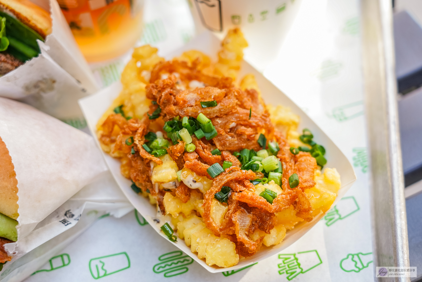 Shake Shack-金黃世界銀杏林裡吃漢堡！來自紐約的人氣排隊漢堡，亞洲第一分店/明治神宮外苑店 @靜兒貪吃遊玩愛分享