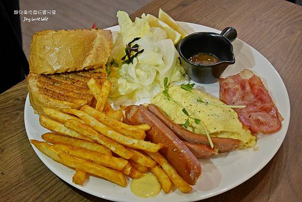 ★食★桃園。豐滿中壢中原店→【豐滿總匯三明治】豐盛又美味的早午餐❤中壢早午餐、咖啡下午茶 @靜兒貪吃遊玩愛分享