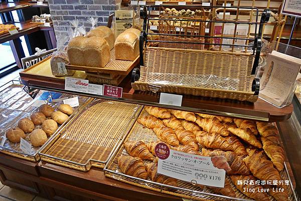 ★食★日本京都→【進々堂三条河原町店】高人氣麵包店，麵包吃到飽早午餐❤必吃美食推薦 @靜兒貪吃遊玩愛分享