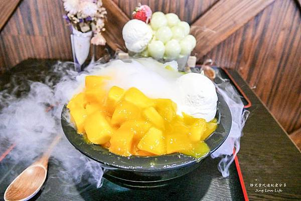 ★食★桃園八德→【Papake Gelato 帕帕克的店】夢幻的新鮮哈密瓜水果雪花冰/八德店 @靜兒貪吃遊玩愛分享