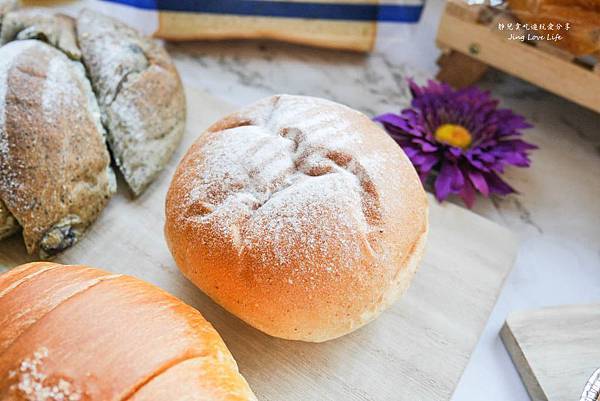 桃園中壢-REAL真‧CAFÉ‧BREAD-輕歐風手作烘焙坊/當日手工製作新鮮歐式麵包 @靜兒貪吃遊玩愛分享