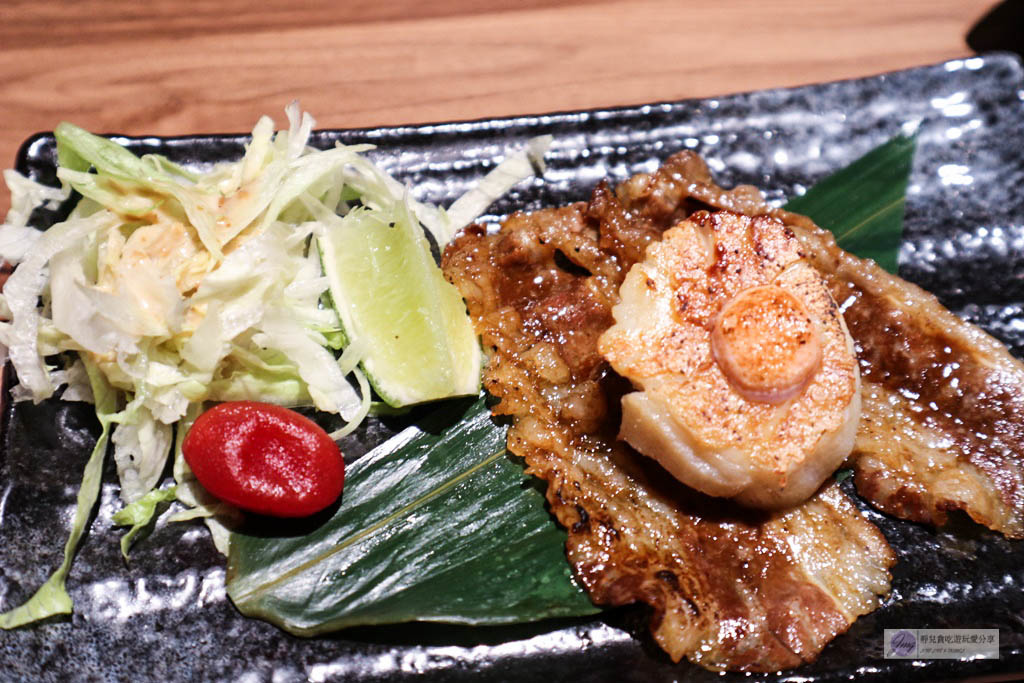 台北市政府站-大河屋 燒肉丼 串燒-微風南山限定天使大蝦干貝丼VS塩蔥牛舌/微風南山店 @靜兒貪吃遊玩愛分享