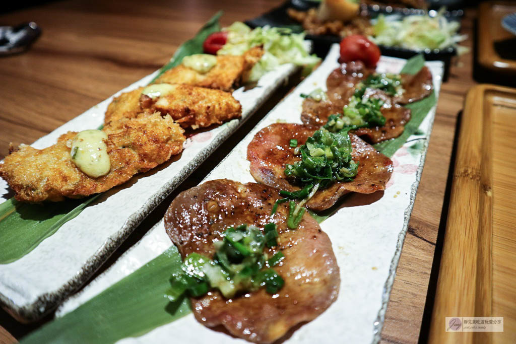 台北市政府站-大河屋 燒肉丼 串燒-微風南山限定天使大蝦干貝丼VS塩蔥牛舌/微風南山店 @靜兒貪吃遊玩愛分享