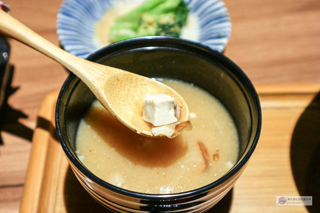 台北市政府站-大河屋 燒肉丼 串燒-微風南山限定天使大蝦干貝丼VS塩蔥牛舌/微風南山店 @靜兒貪吃遊玩愛分享