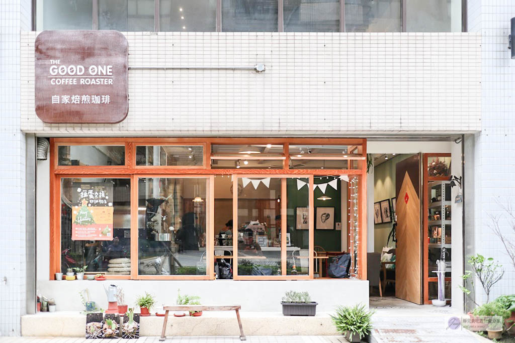 桃園美食-The Good One Coffee Roaster-隱藏巷弄內木製日式質感咖啡館/寵物友善餐廳 @靜兒貪吃遊玩愛分享