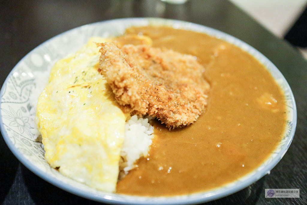 桃園龜山美食-眼鏡女孩-從餐車改成店面香甜濃郁的咖哩飯/咖啡/飲品/龜山后街美食 @靜兒貪吃遊玩愛分享