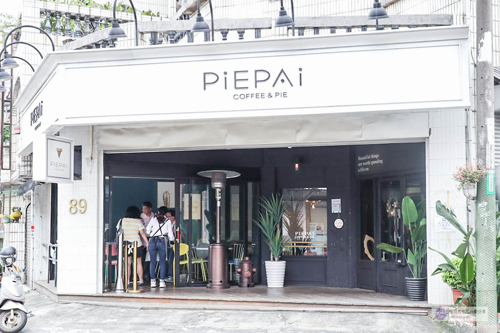 桃園中壢美食-Piepai Cafe&#8217;-韓系設計風格的下午茶咖啡廳/超人氣甜點夢幻彩虹生乳酪/中原大學美食 @靜兒貪吃遊玩愛分享