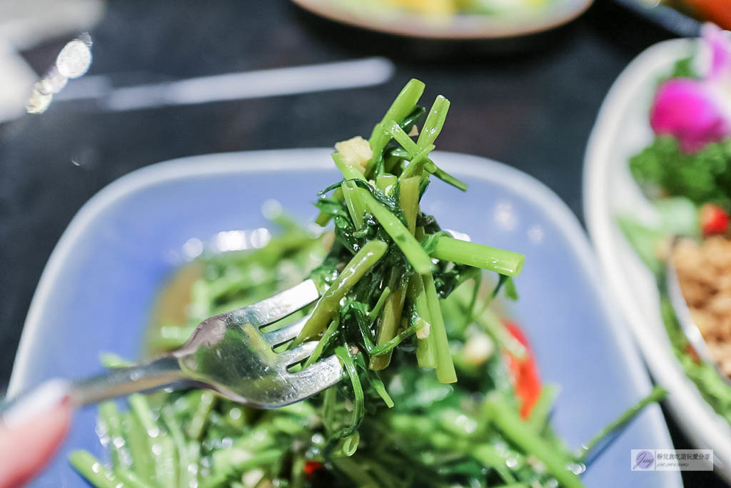 桃園美食-Thaï.J 泰式料理-夢幻森林系網美泰式餐廳/泰霸氣螃蟹雙人套餐VS七夕限定花園愛戀花園加值套餐/桃園南平店 @靜兒貪吃遊玩愛分享