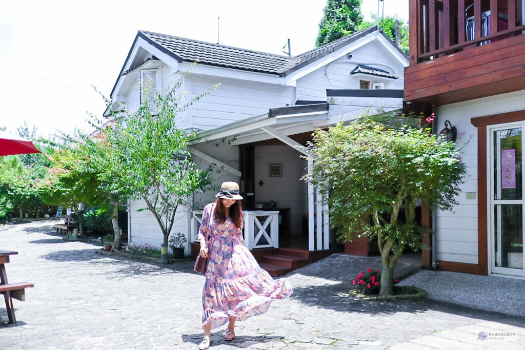 桃園復興民宿-拉拉山和風山莊-夏日避暑勝地浪漫白色歐風小木屋民宿/水蜜桃果園/拉拉山住宿/桃園住宿/桃園拉拉山包棟 @靜兒貪吃遊玩愛分享