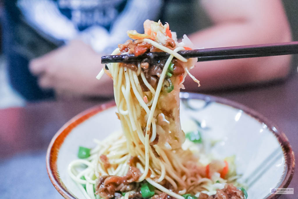 桃園美食-徊香美食小館-夏日爽口美味的銅板美食平價傳統小吃/雲南料理/上班族熱門午餐首選 @靜兒貪吃遊玩愛分享