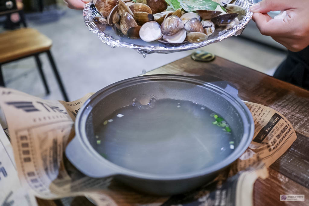 新北府中站美食-火夯seafood 海鮮燒烤-港口直送的新鮮海鮮/地表最強海鮮燒烤/食尚玩家激推的海鮮天堂 @靜兒貪吃遊玩愛分享