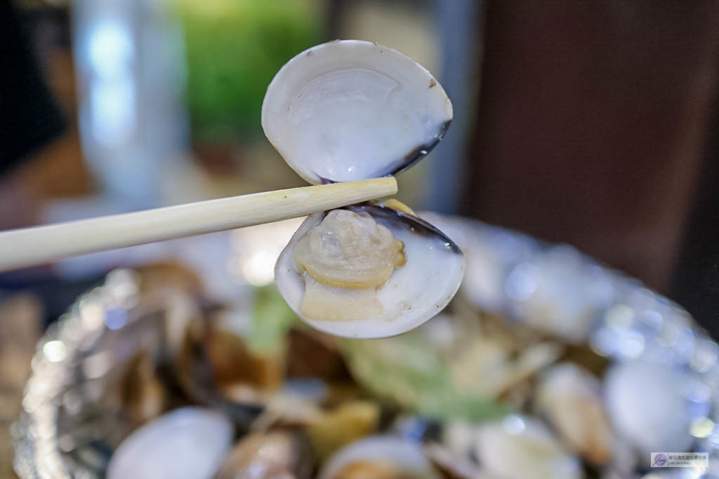 新北府中站美食-火夯seafood 海鮮燒烤-港口直送的新鮮海鮮/地表最強海鮮燒烤/食尚玩家激推的海鮮天堂 @靜兒貪吃遊玩愛分享