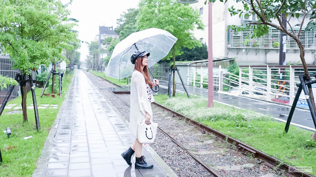 ┃穿搭女鞋┃GOA復古彩釦 帥氣短筒騎士雨靴/雨季必備帥氣時尚短靴 @靜兒貪吃遊玩愛分享