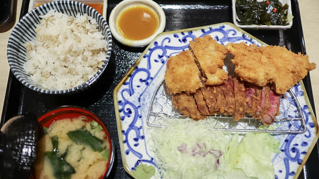 桃園南崁美食-京都勝牛-人性化平板點餐vs桌邊陶製烤盤/美味炸牛排海老御賞雙人餐/桃園台茂店 @靜兒貪吃遊玩愛分享