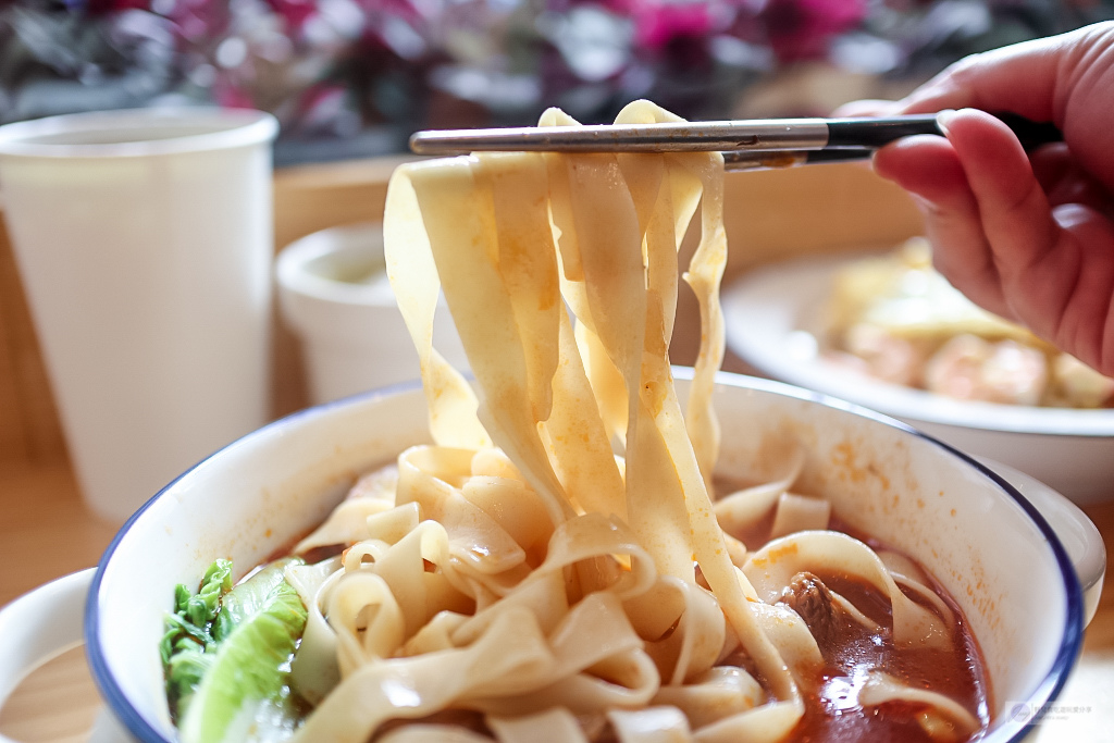 台北忠孝復興站-逍遙吉祥-東區平價美食份量十足獨創特色手作麵飯料理 @靜兒貪吃遊玩愛分享