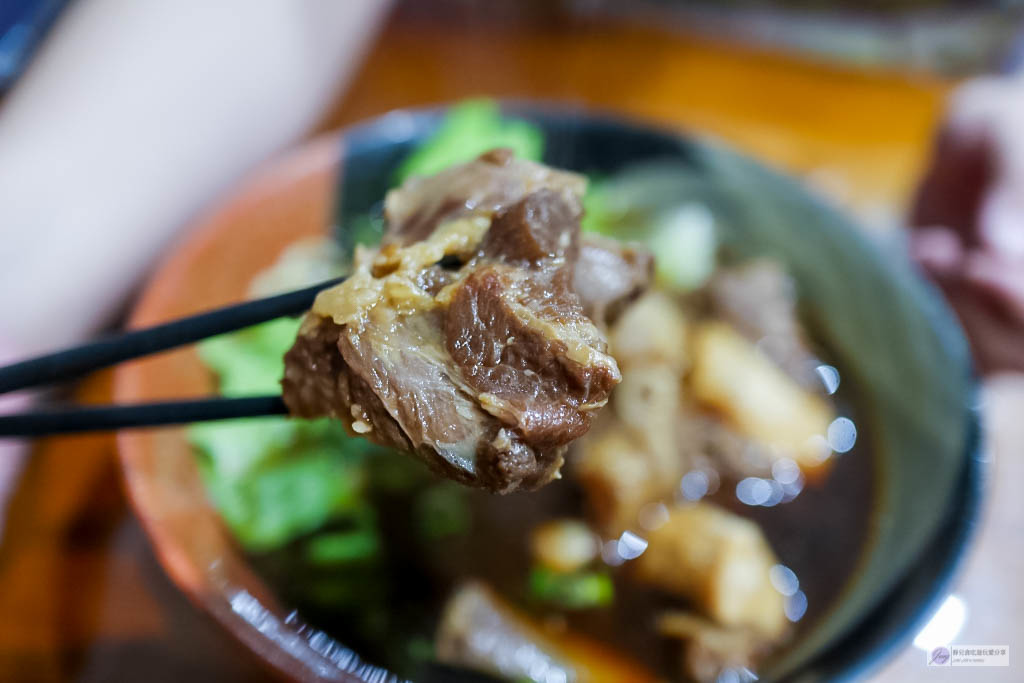 桃園蘆竹美食-東豐庭牛肉麵-現場汆燙美國生牛肉川燙麵/牛肉麵專賣/特力屋店 @靜兒貪吃遊玩愛分享