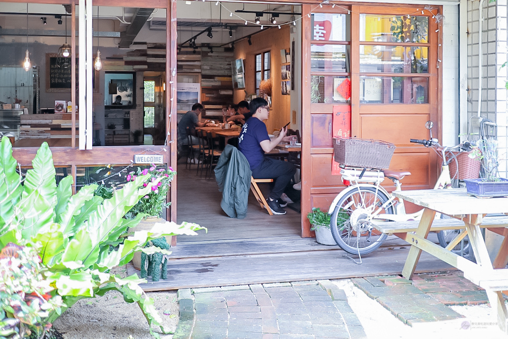 桃園龜山美食-CAFE 日安，家常-隱藏在小巷內的溫馨手作複合式料理 /早午餐 義大利麵 米食 披薩 咖啡/寵物友善餐廳/林口長庚周邊美食 @靜兒貪吃遊玩愛分享