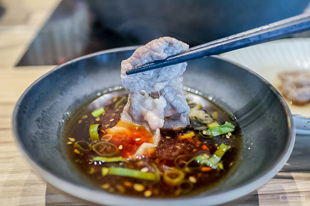 新北林口美食-浮島蒔鍋 Maku Hotpot-日本滋賀近江夢幻和牛/嚴選新鮮食材的高品質鍋物 @靜兒貪吃遊玩愛分享