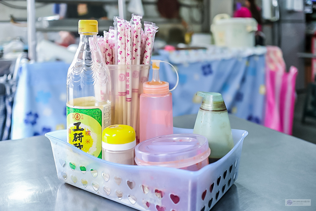 花蓮玉里美食-勤祥麵館-隱藏在玉里市場內在地人最愛的90元超大碗牛肉麵 玉里麵 @靜兒貪吃遊玩愛分享