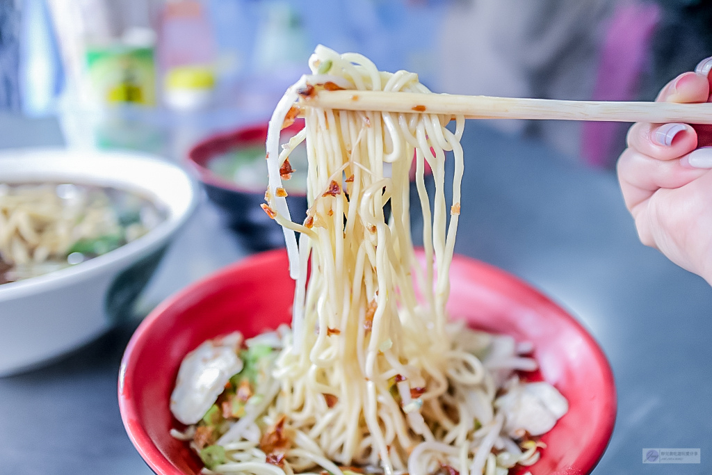 花蓮玉里美食-勤祥麵館-隱藏在玉里市場內在地人最愛的90元超大碗牛肉麵 玉里麵 @靜兒貪吃遊玩愛分享