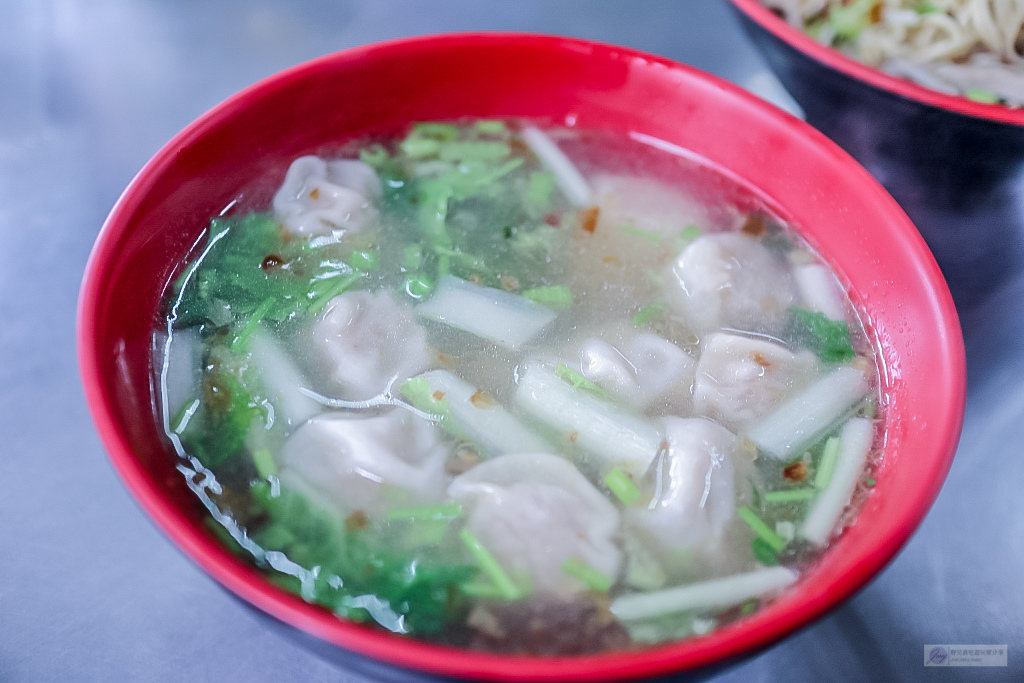 花蓮玉里美食-勤祥麵館-隱藏在玉里市場內在地人最愛的90元超大碗牛肉麵 玉里麵 @靜兒貪吃遊玩愛分享