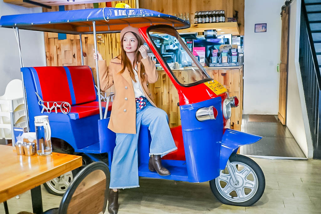 桃園中壢美食-Tuk-Tuk Thai Café 圖圖咖啡館-可愛的泰國嘟嘟車x泰式創意料理咖啡廳 @靜兒貪吃遊玩愛分享